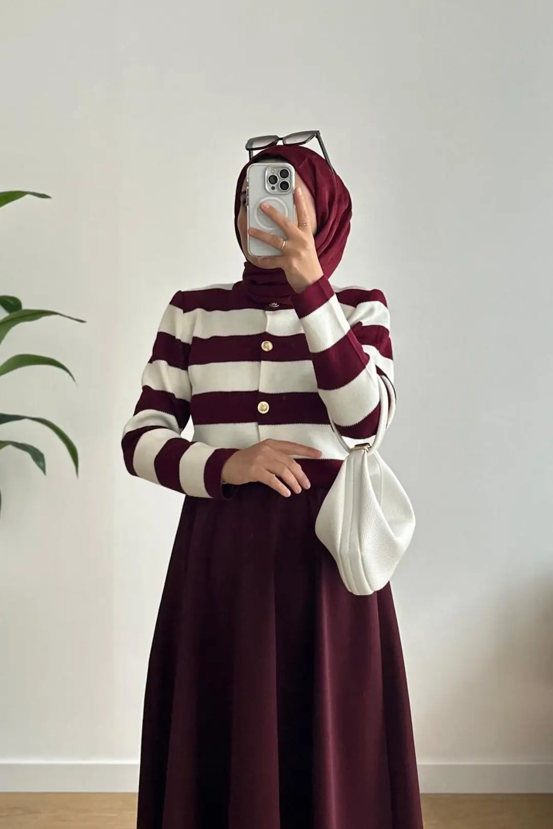 ÇİZGİLİ GOLD DÜĞMELİ TRİKO HIRKA - BORDO