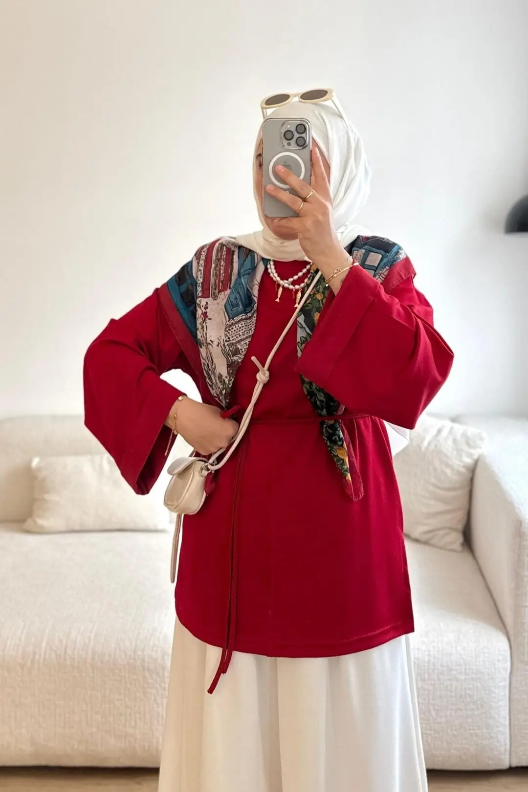 ÖNÜ DİKİŞLİ TSHİRT - KIRMIZI