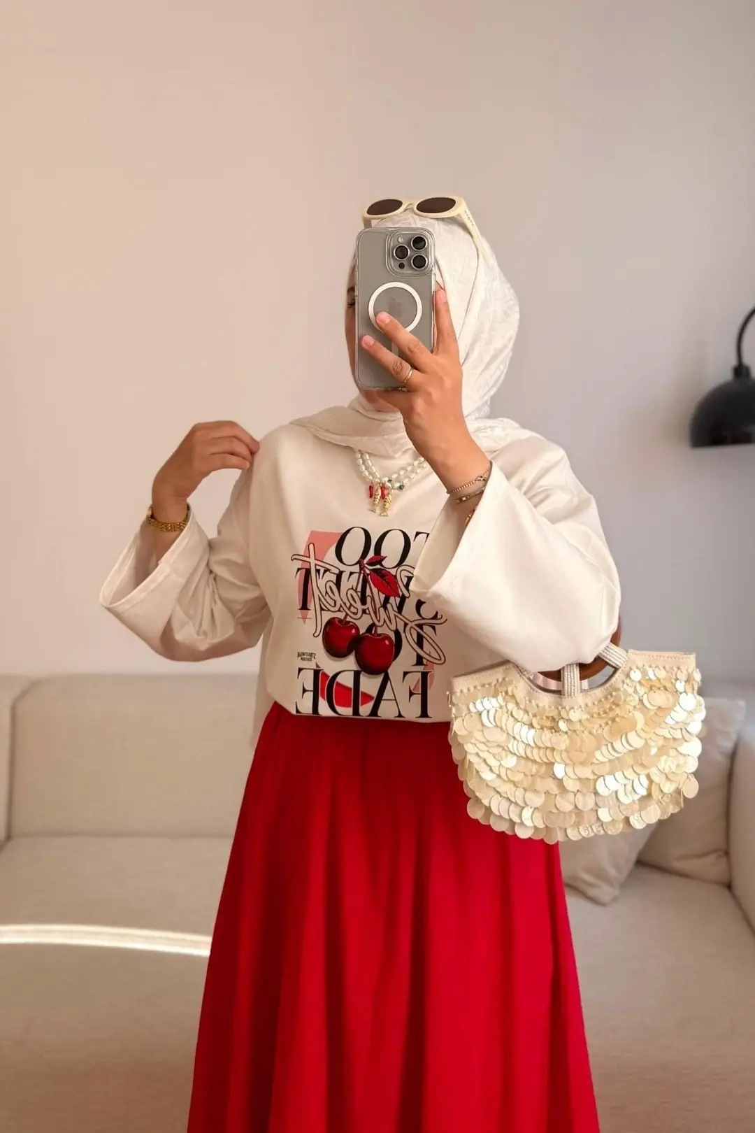 CHERRY BASKILI UZUN KOLLU SWEATSHİRT - BEYAZ