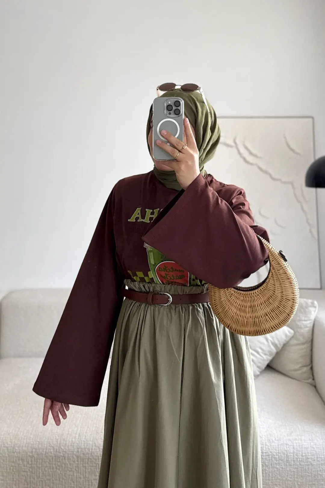 MATCHA BASKILI UZUN KOLLU SWEATSHİRT - KAHVE
